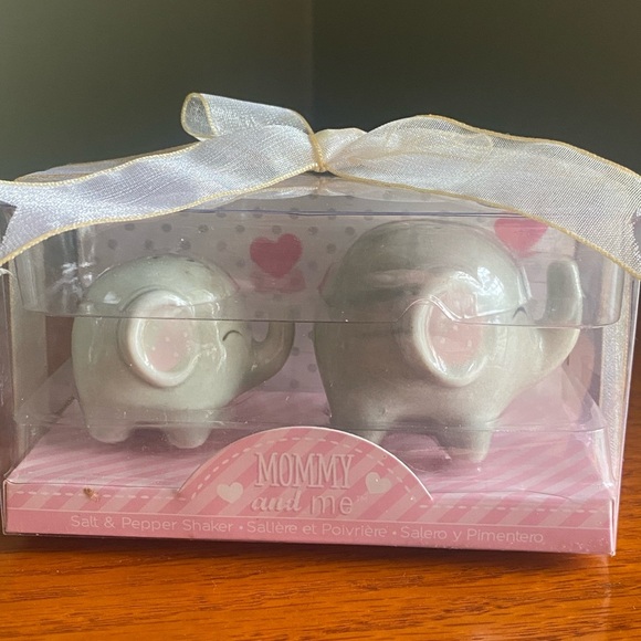 Kate Aspen Mommy and Me Elephant Salt and Pepper Shaker Set - White and Pink NIB - Picture 3 of 4